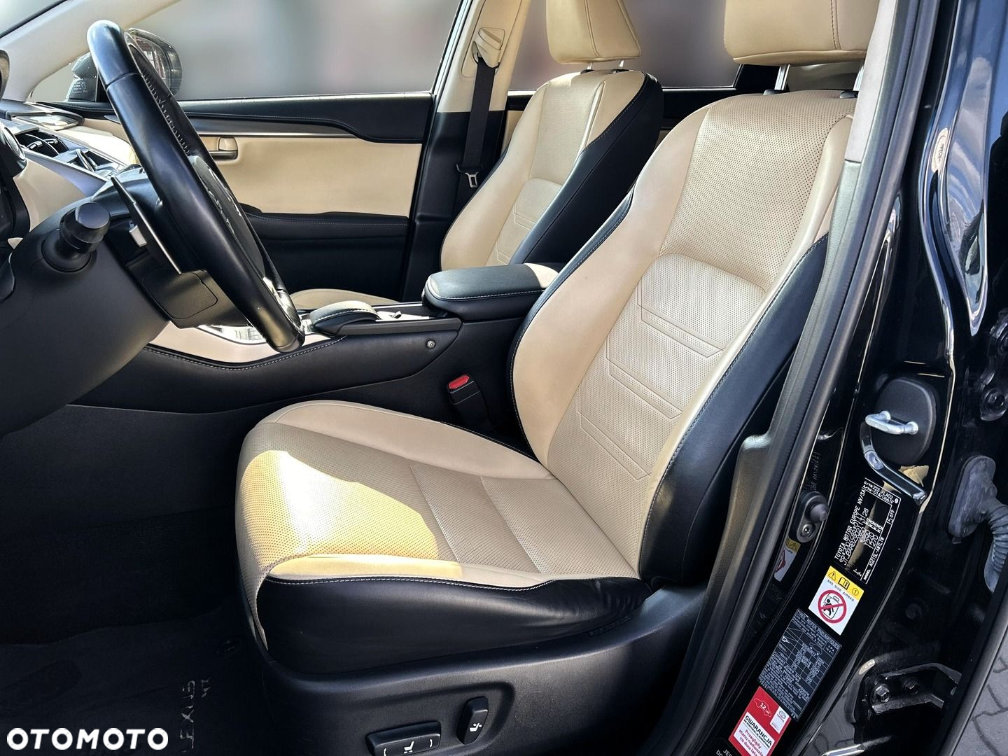 Lexus NX 200t Comfort AWD - 21