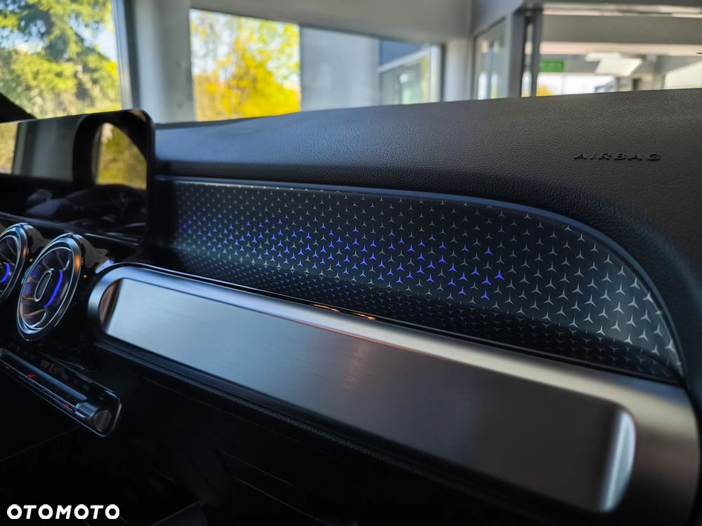 Mercedes-Benz GLB 200 AMG Line 7G-DCT - 19