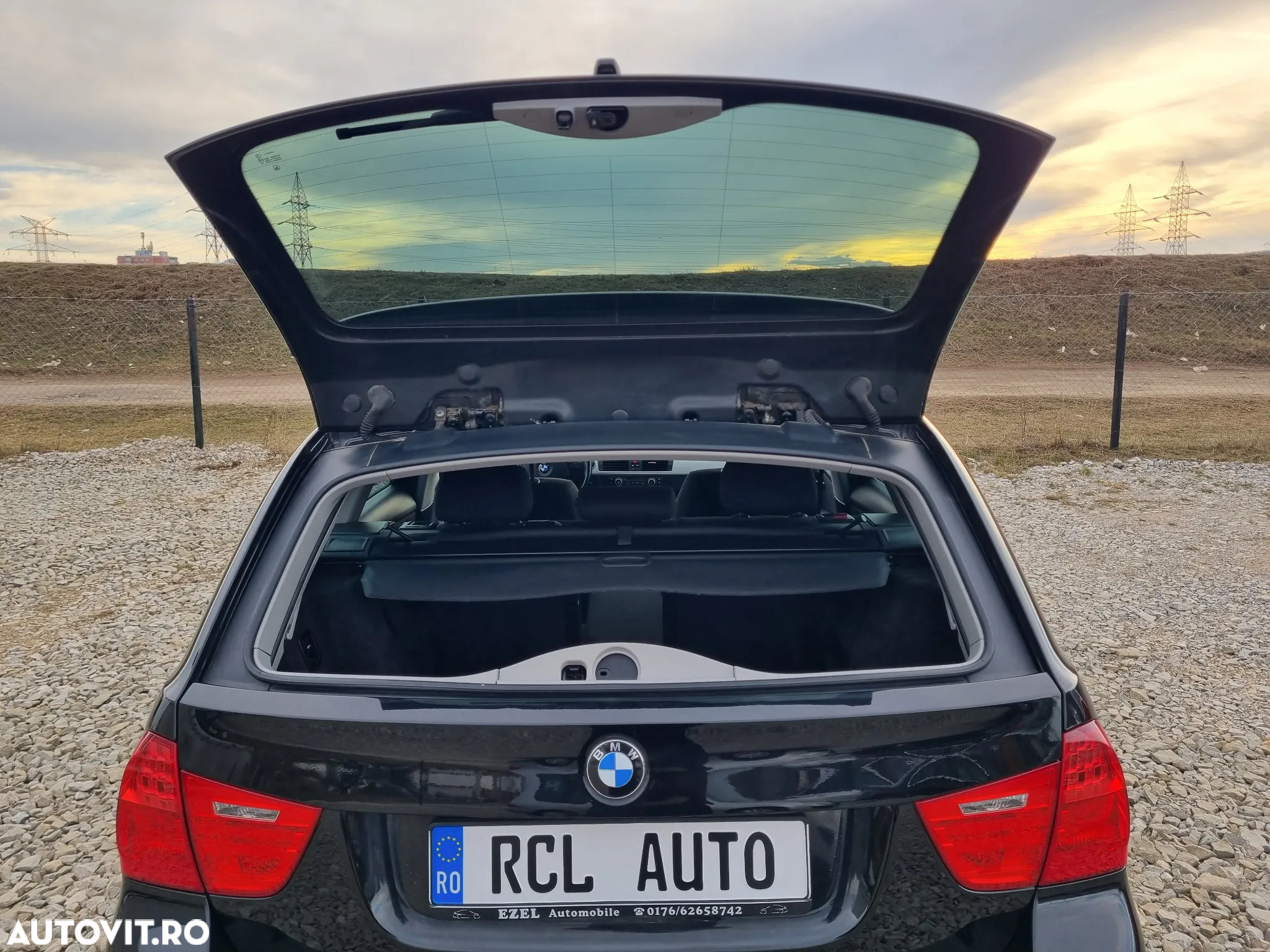 BMW Seria 3 320d DPF Touring - 29