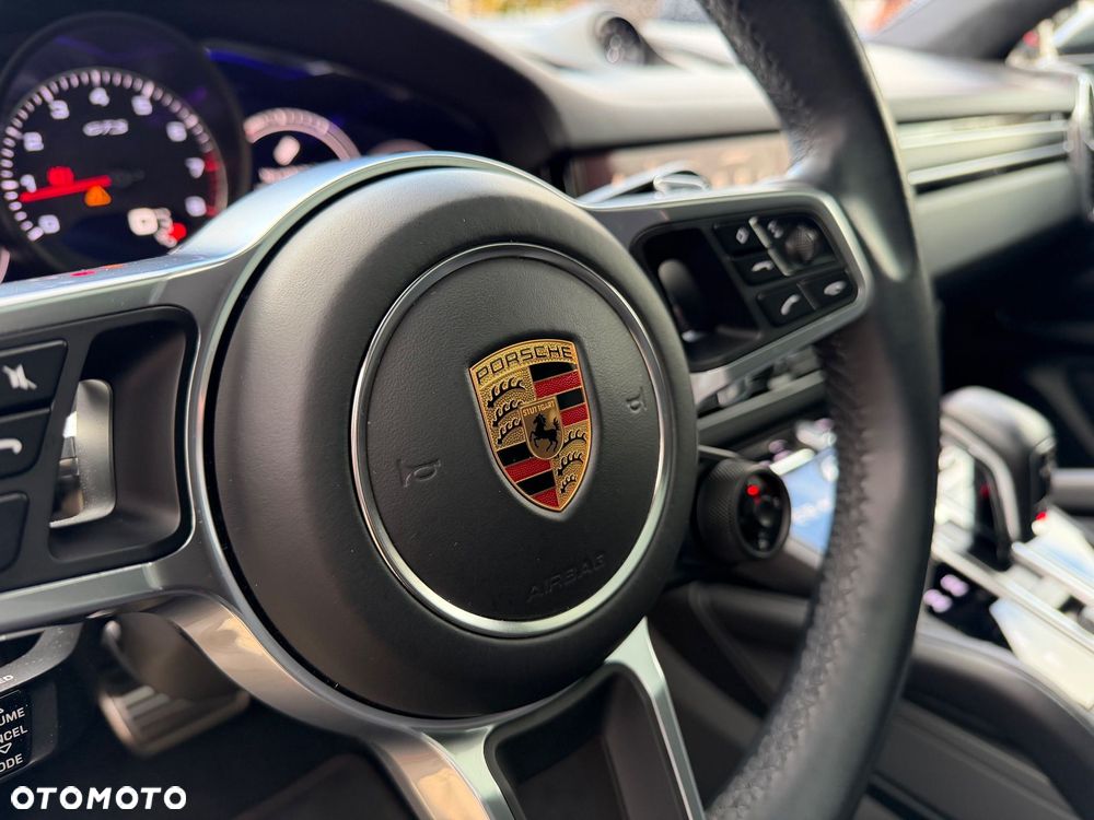 Porsche Cayenne - 21