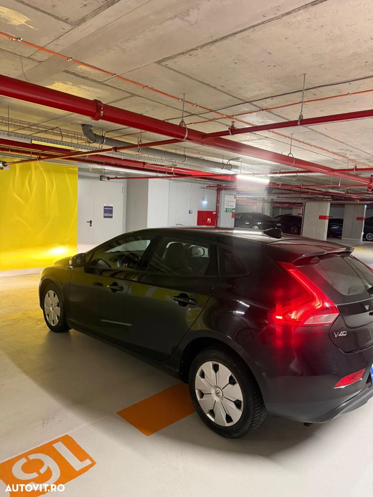 Volvo V40 D2 Geartronic Momentum - 9