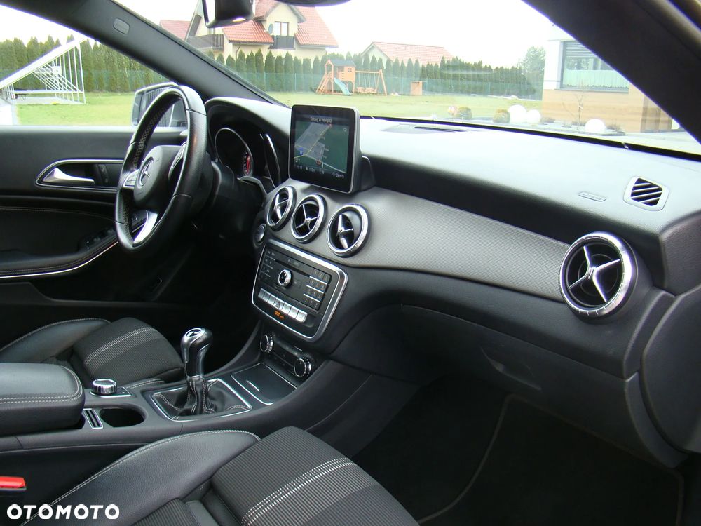 Mercedes-Benz CLA - 36