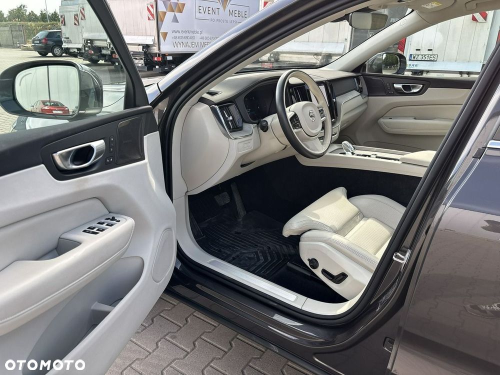 Volvo XC 60 T8 Plug-In Hybrid AWD Ultimate Bright - 12