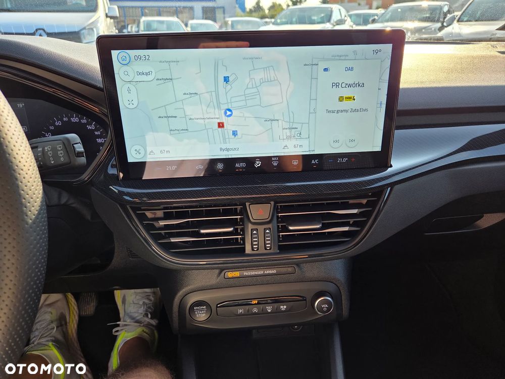 Ford Focus 1.0 EcoBoost Hybrid ST-LINE - 12