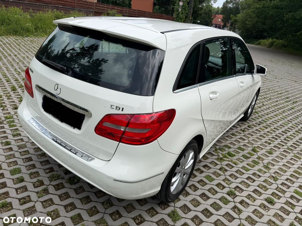 Mercedes-Benz Klasa B 180 CDI (BlueEFFICIENCY) 7G-DCT - 17