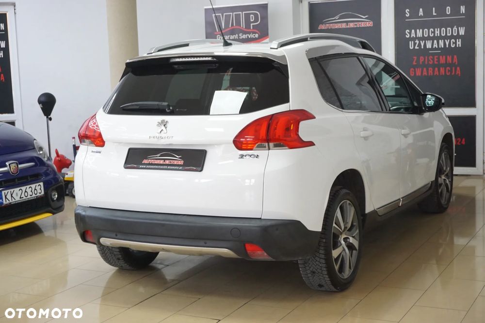 Peugeot 2008 BlueHDi 100 STOP & START Style - 4