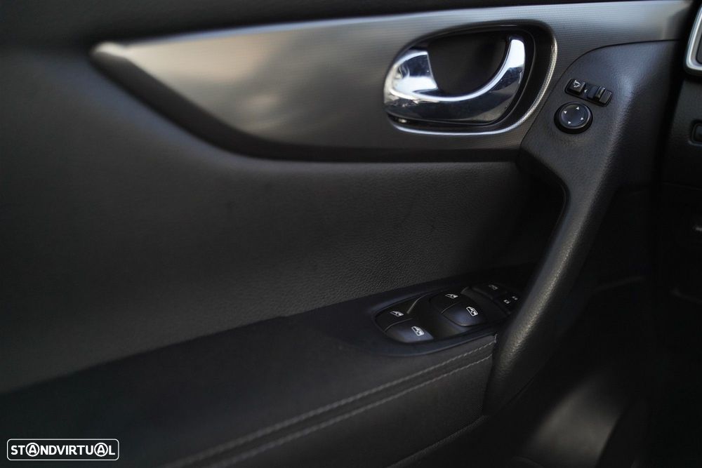 Nissan Qashqai 1.5 dCi N-Connecta 18 - 18