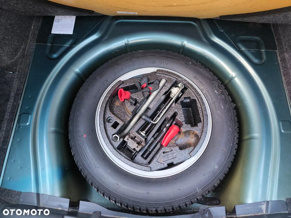 Skoda Octavia 1.6 Combi Ambiente - 23