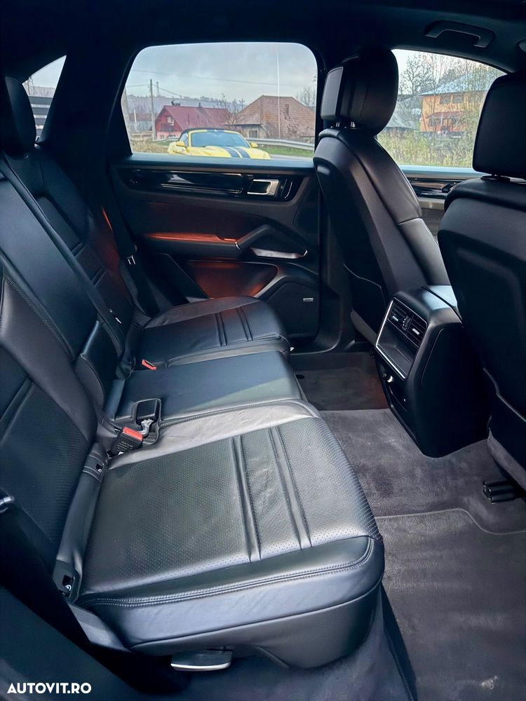 Porsche Cayenne Tiptronic S Platinum Edition - 10