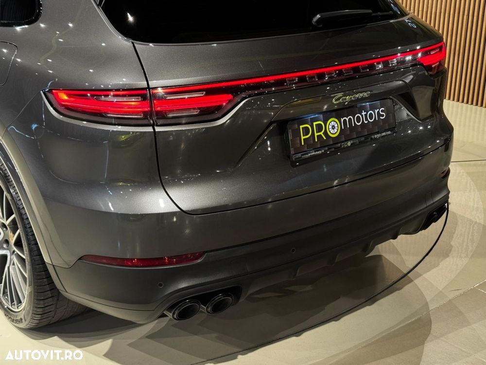 Porsche Cayenne - 8