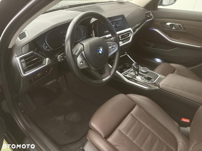 BMW Seria 3 318i - 10