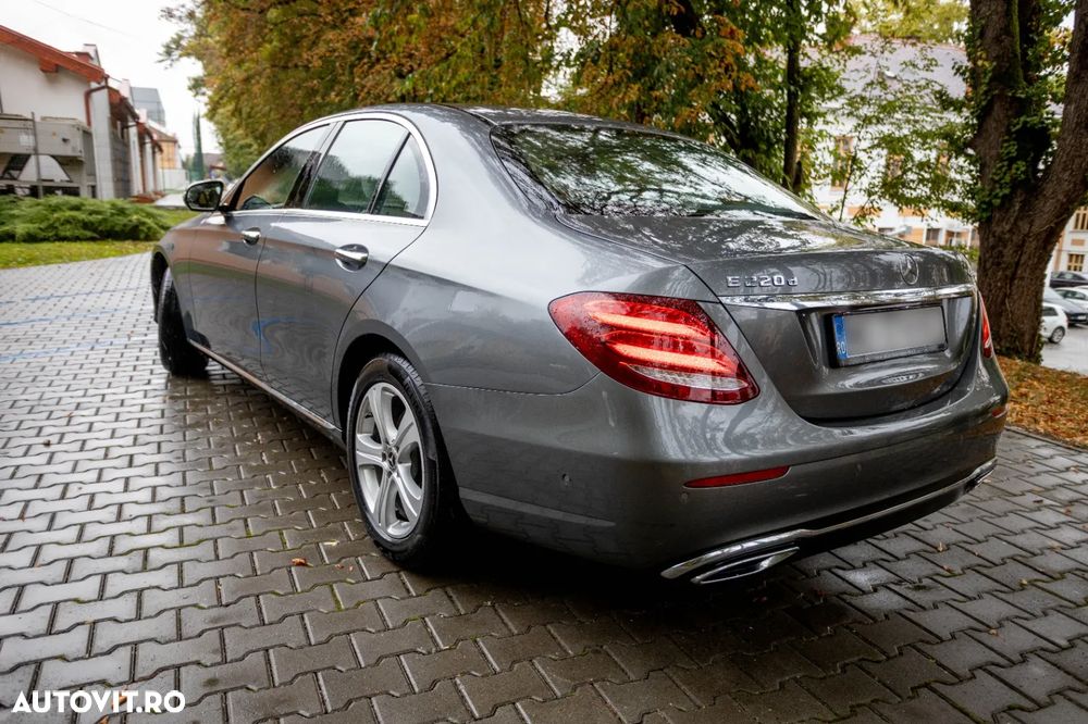Mercedes-Benz E 220 d 4MATIC Aut. - 10