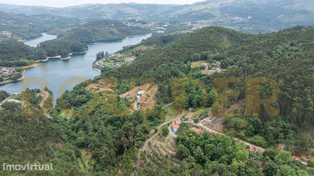 Terreno com terreno em Mosteiro - Grande imagem: 3/13