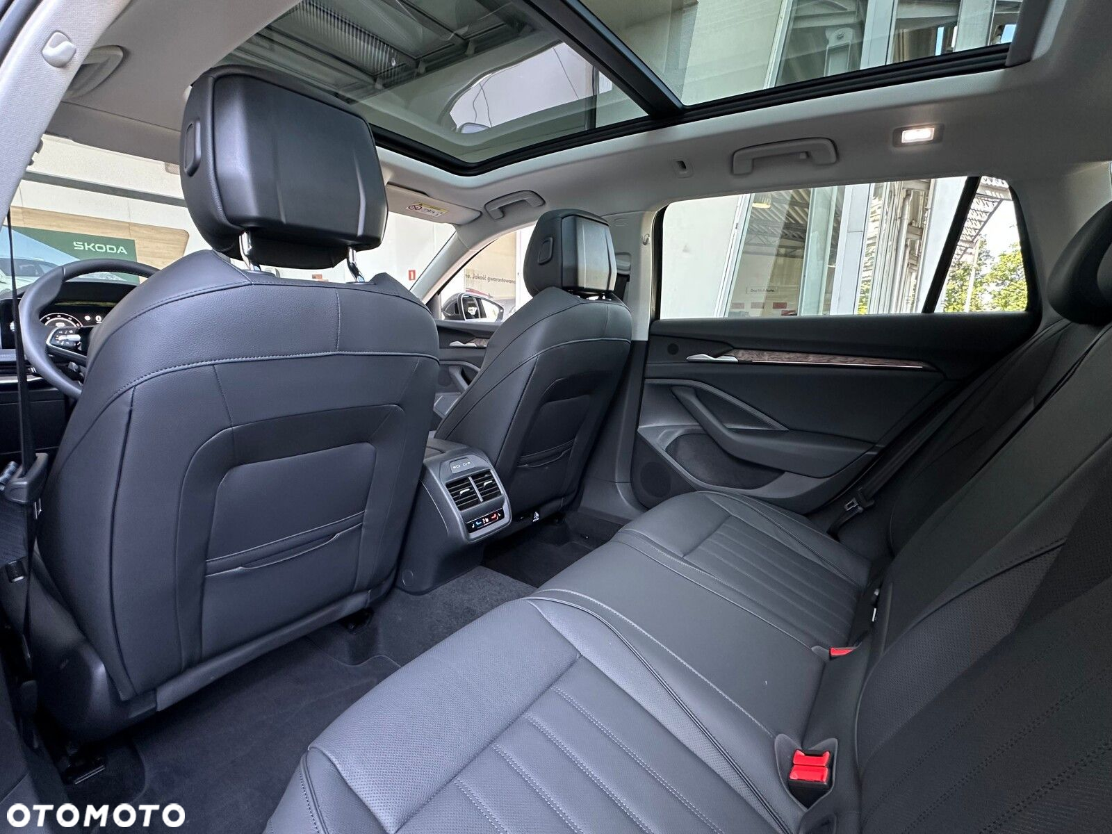 Skoda Superb 1.5 TSI L&K DSG - 12