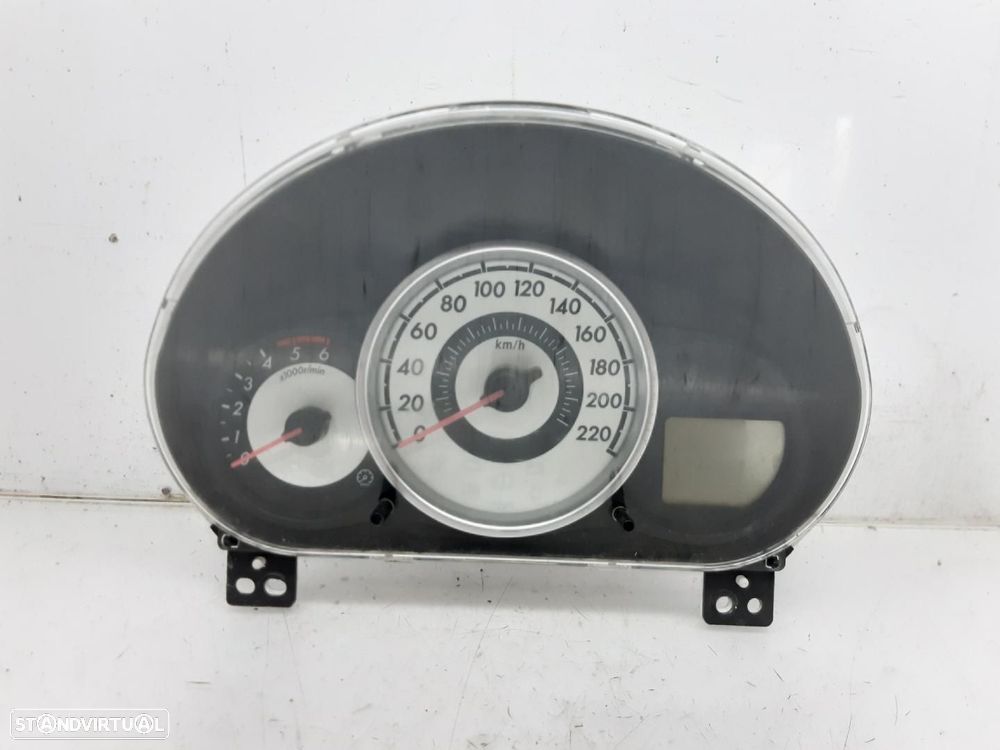 QUADRANTE MAZDA 2 - 1