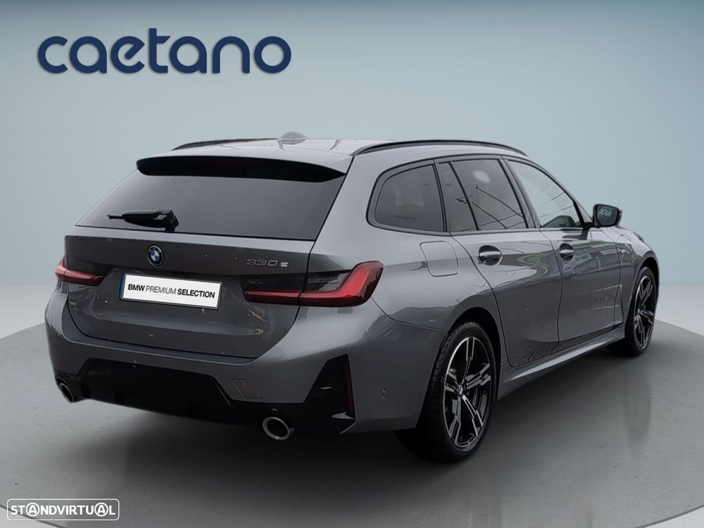 BMW 330 e Pack Desportivo M Auto — fotografia 8