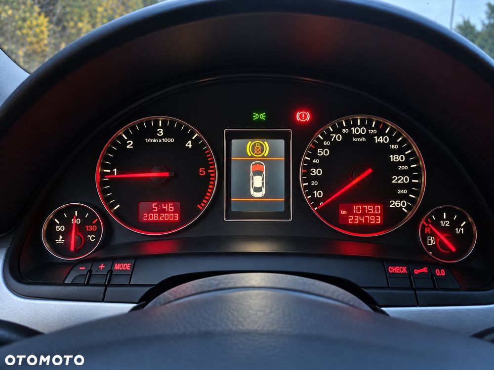 Audi A4 Limousine - 7