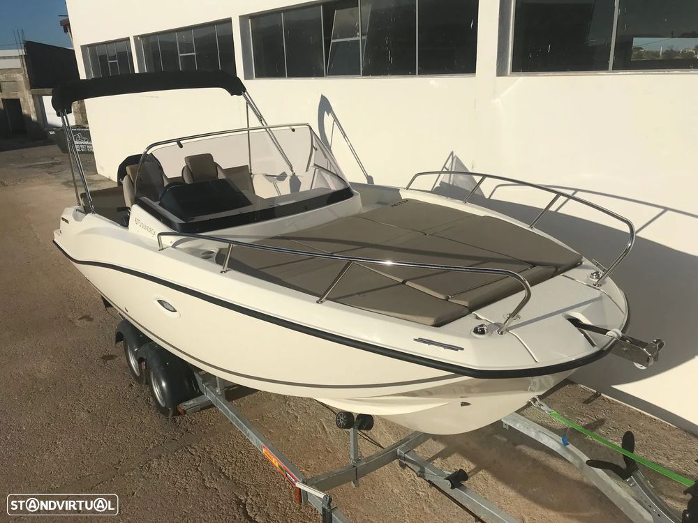 Quicksilver Activ 675 Sundeck - 7