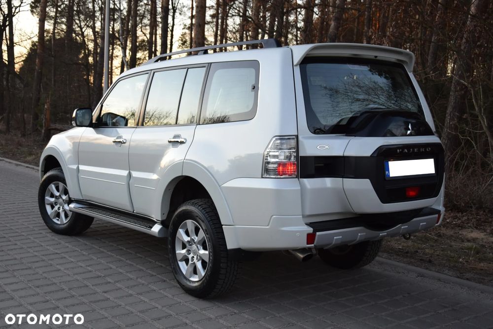 Mitsubishi Pajero - 4
