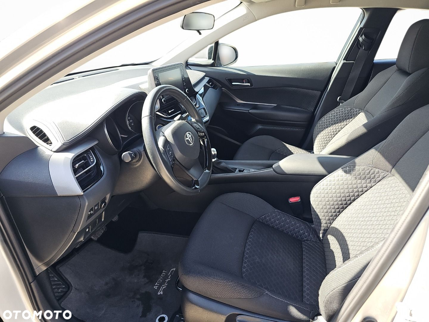 Toyota C-HR - 12