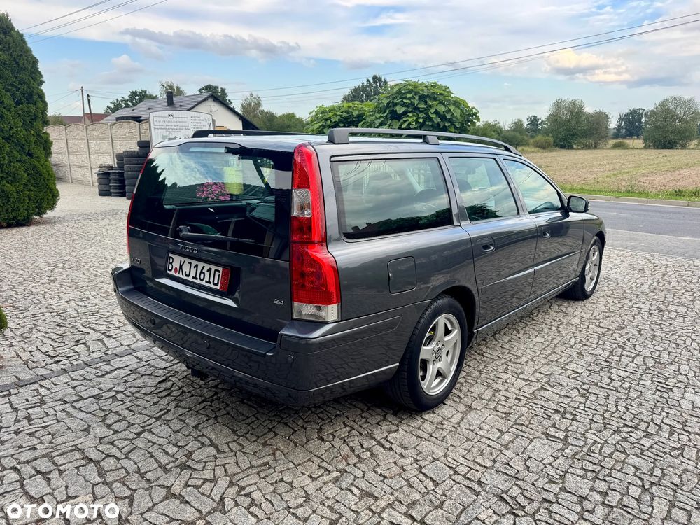 Volvo V70 2.4 Premium - 5