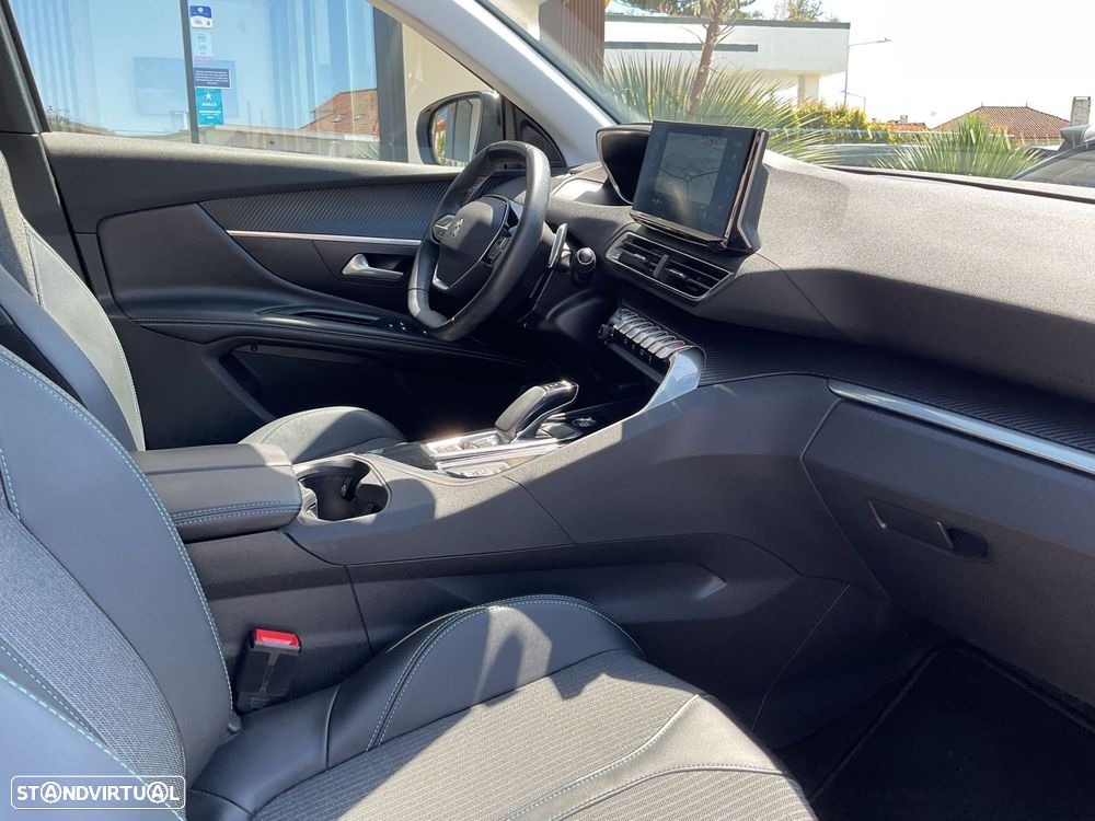 Peugeot 3008 1.6 Hybrid Allure e-EAT8 - 36