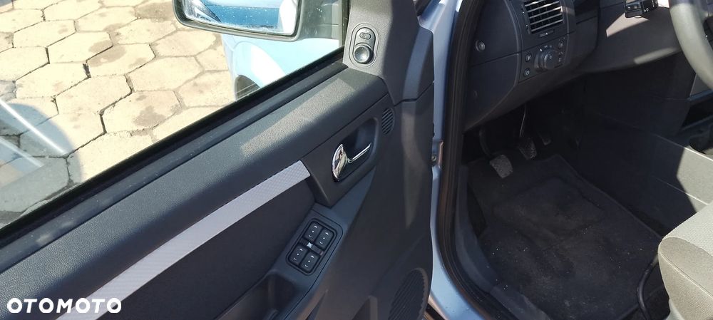 Opel Meriva 1.6 16V (Essentia) - 11