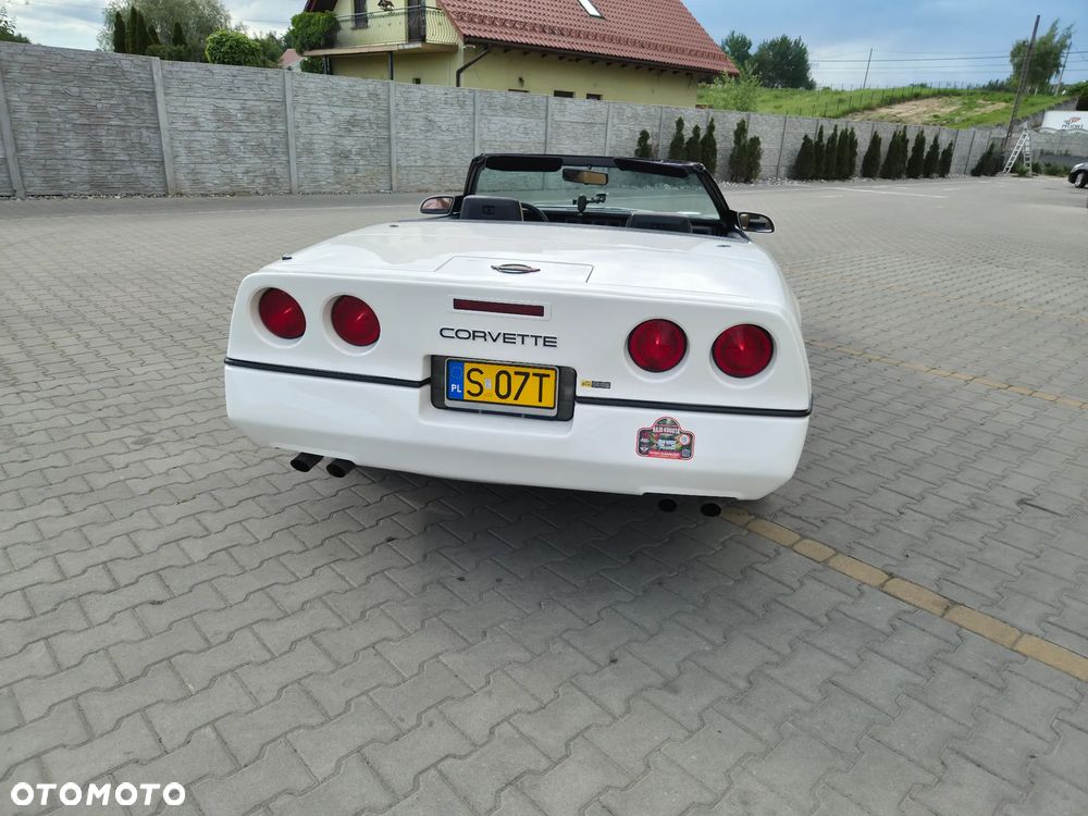 Chevrolet Corvette - 12