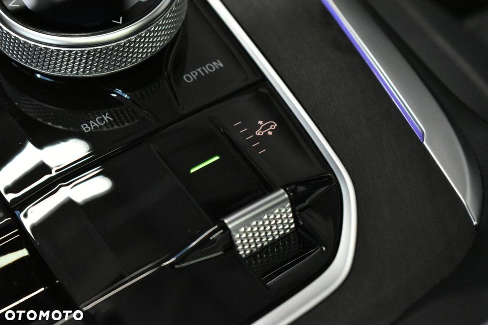 BMW X7 - 24