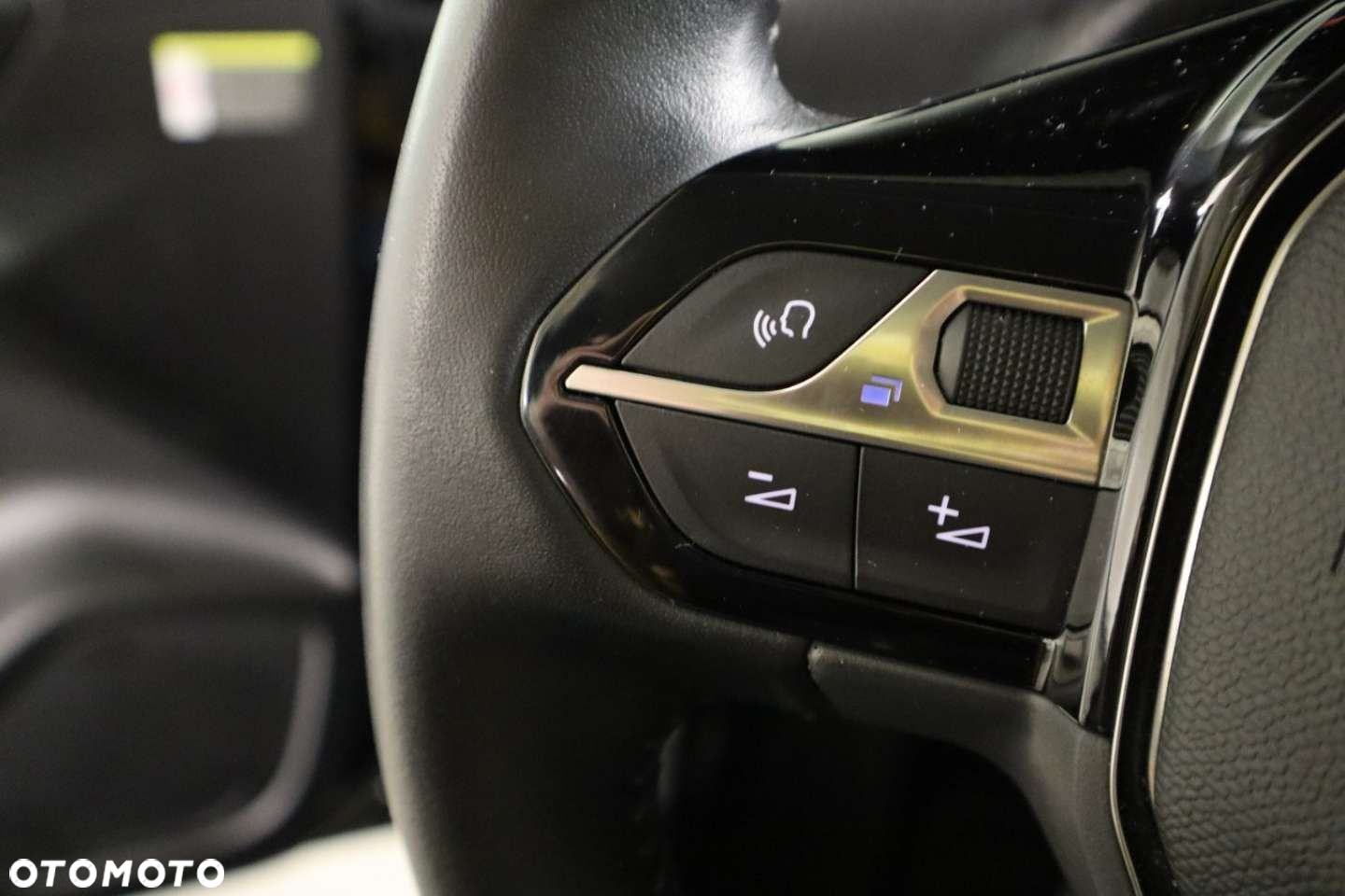 Peugeot 208 e-208 Allure - 19