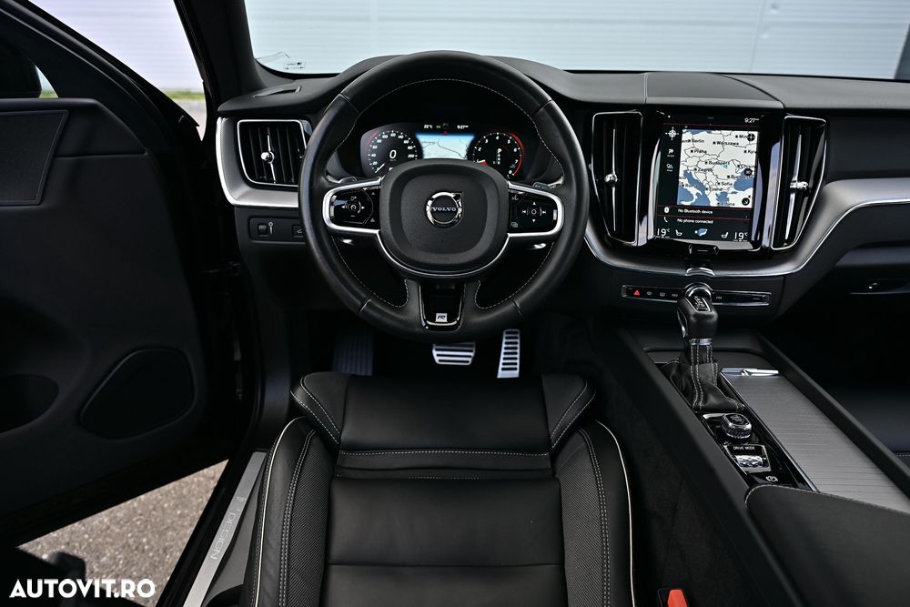 Volvo XC 60 T6 AWD Geartronic RDesign - 28