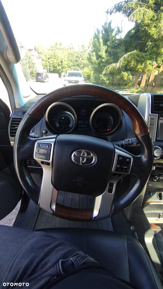 Toyota Land Cruiser - 3