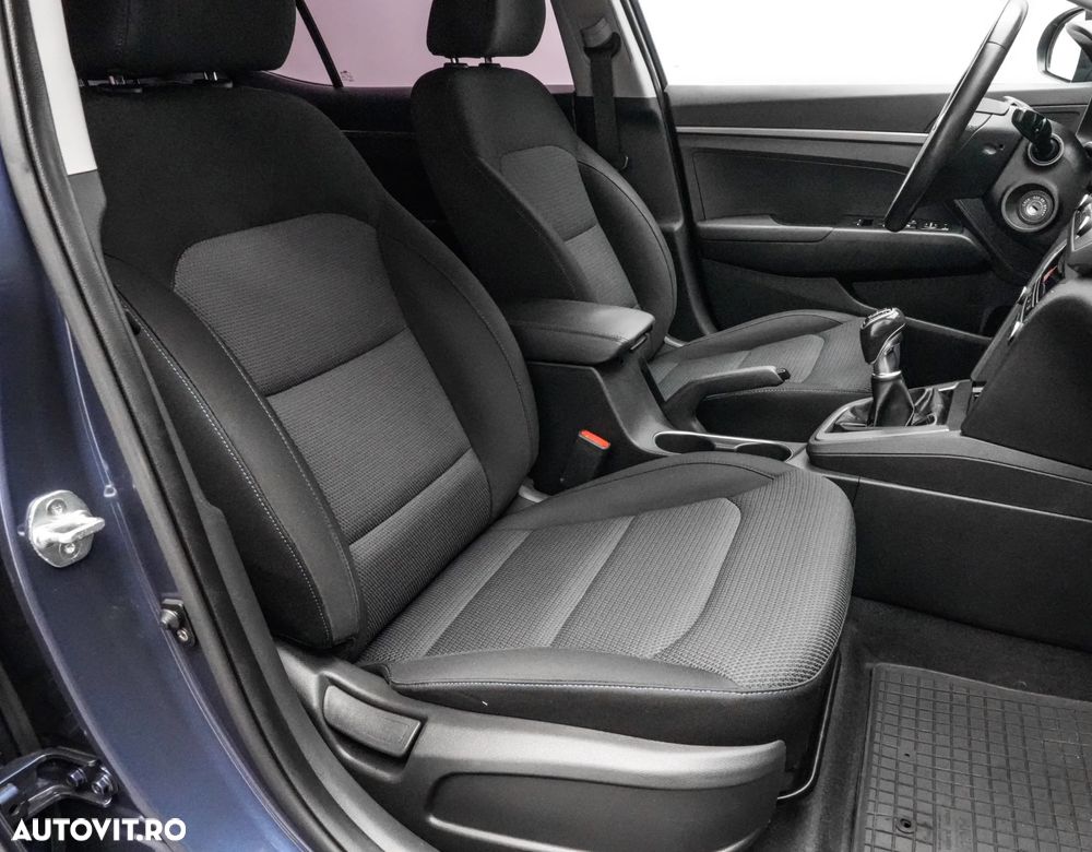 Hyundai Elantra 1.6 MPi Highway - 14