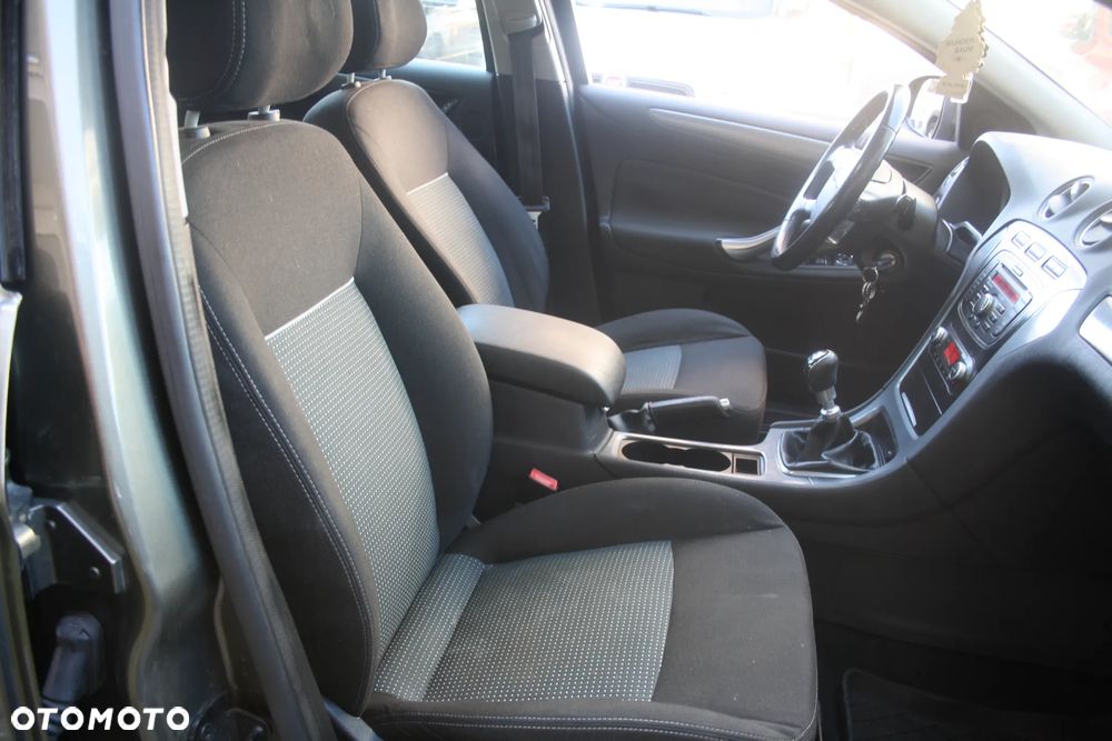 Ford Mondeo 1.6 T Gold X Plus - 5