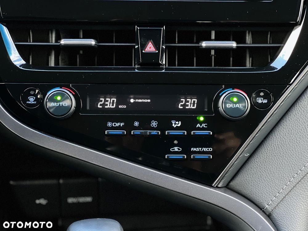 Toyota Camry 2.5 Hybrid Comfort CVT - 26