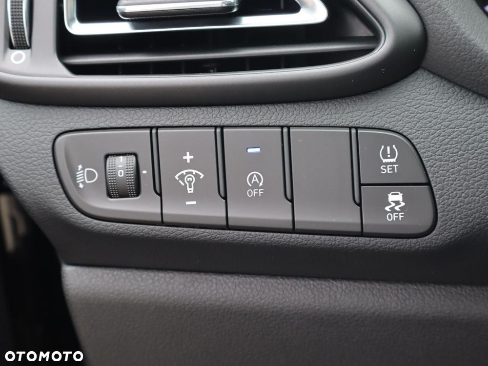 Hyundai i30 1.5 T-GDI 48V Comfort DCT - 20