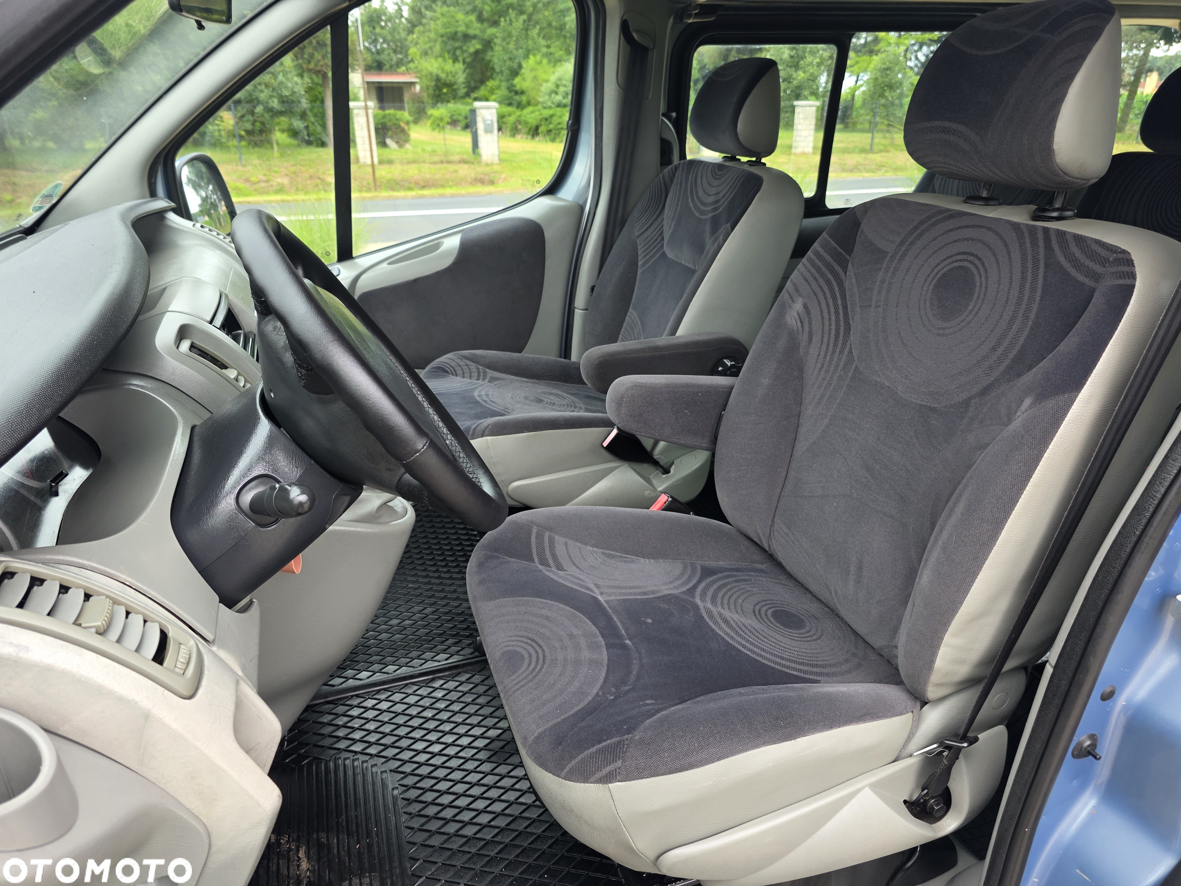 Renault Trafic 2.0 dCi 115 Combi L1H1 teilverglast - 19