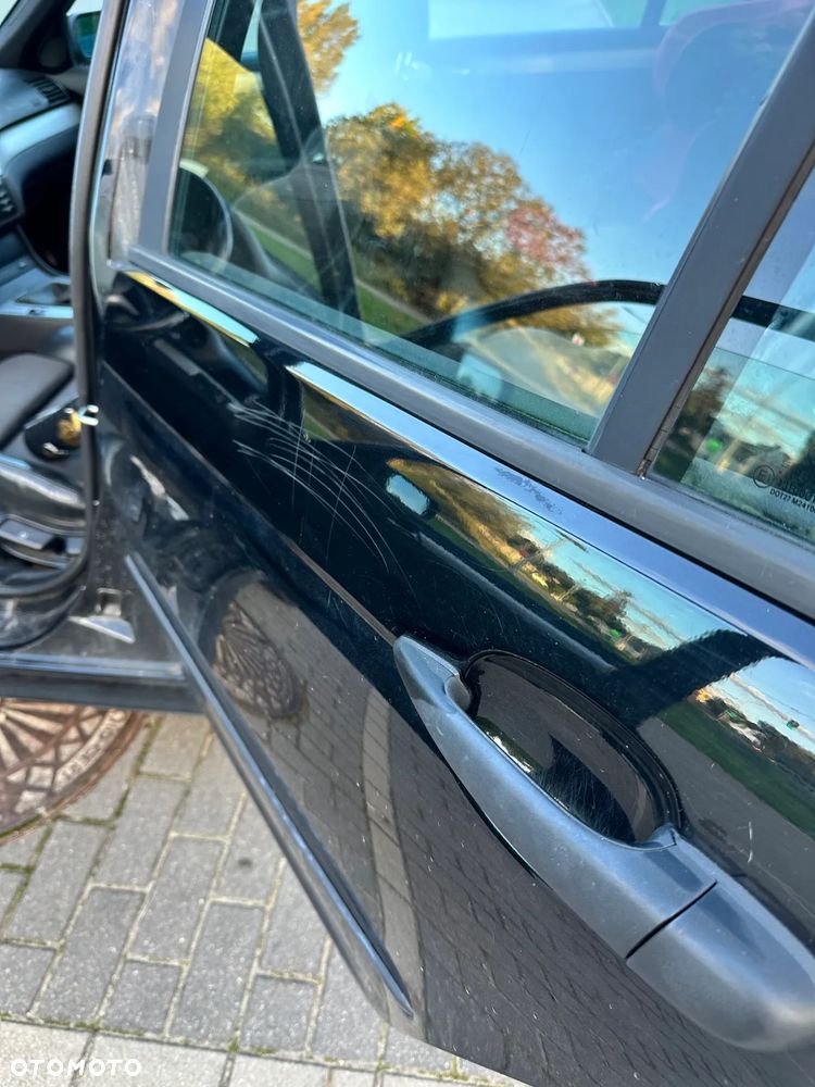 BMW Seria 3 318i Touring - 15