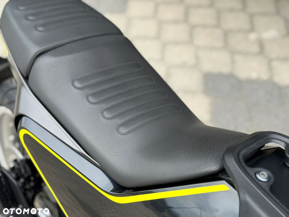 Husqvarna Svartpilen - 18