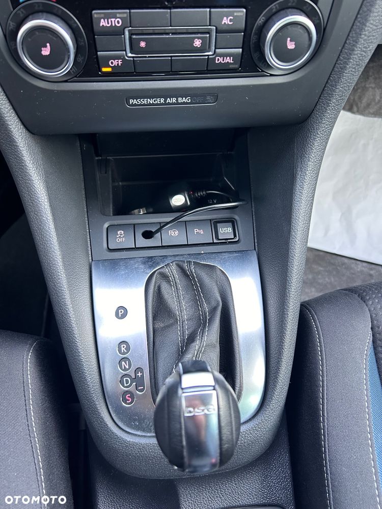 Volkswagen Golf - 24