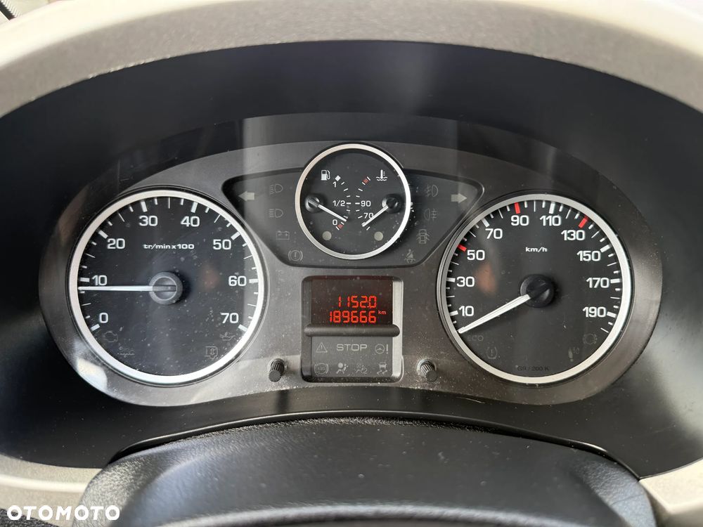 Peugeot Partner HDi FAP 115 Active - 17