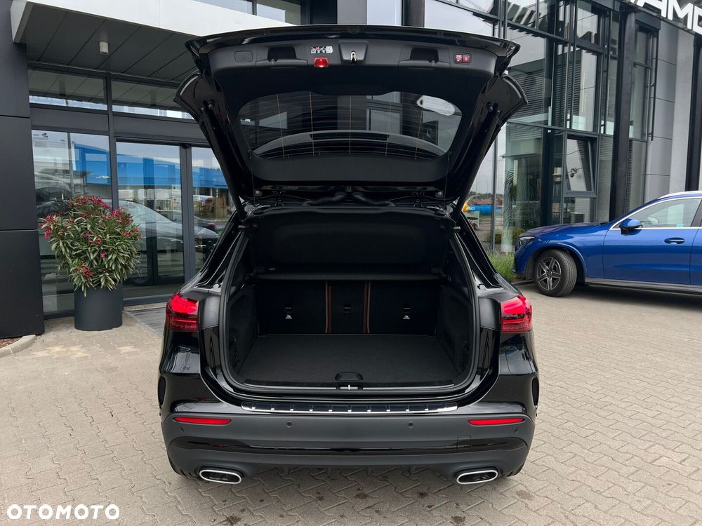 Mercedes-Benz GLA - 22