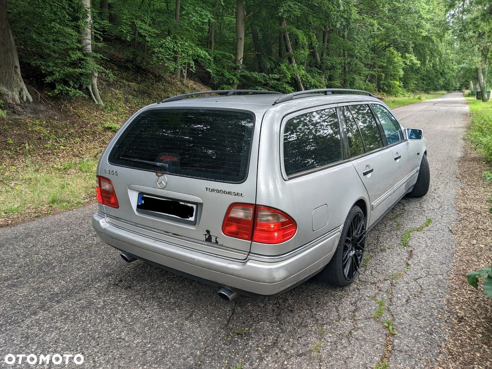 Mercedes-Benz Klasa E 300 T TD Avantgarde - 5