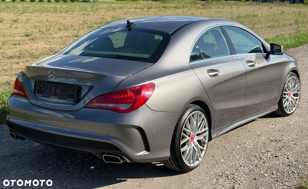 Mercedes-Benz CLA 180 7G-DCT AMG Line - 4
