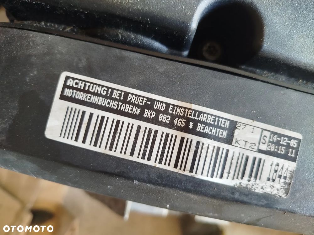 VW Passat B6 2.0 TDI BKP silnik słupek - 2