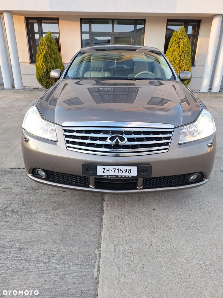 Infiniti M - 33