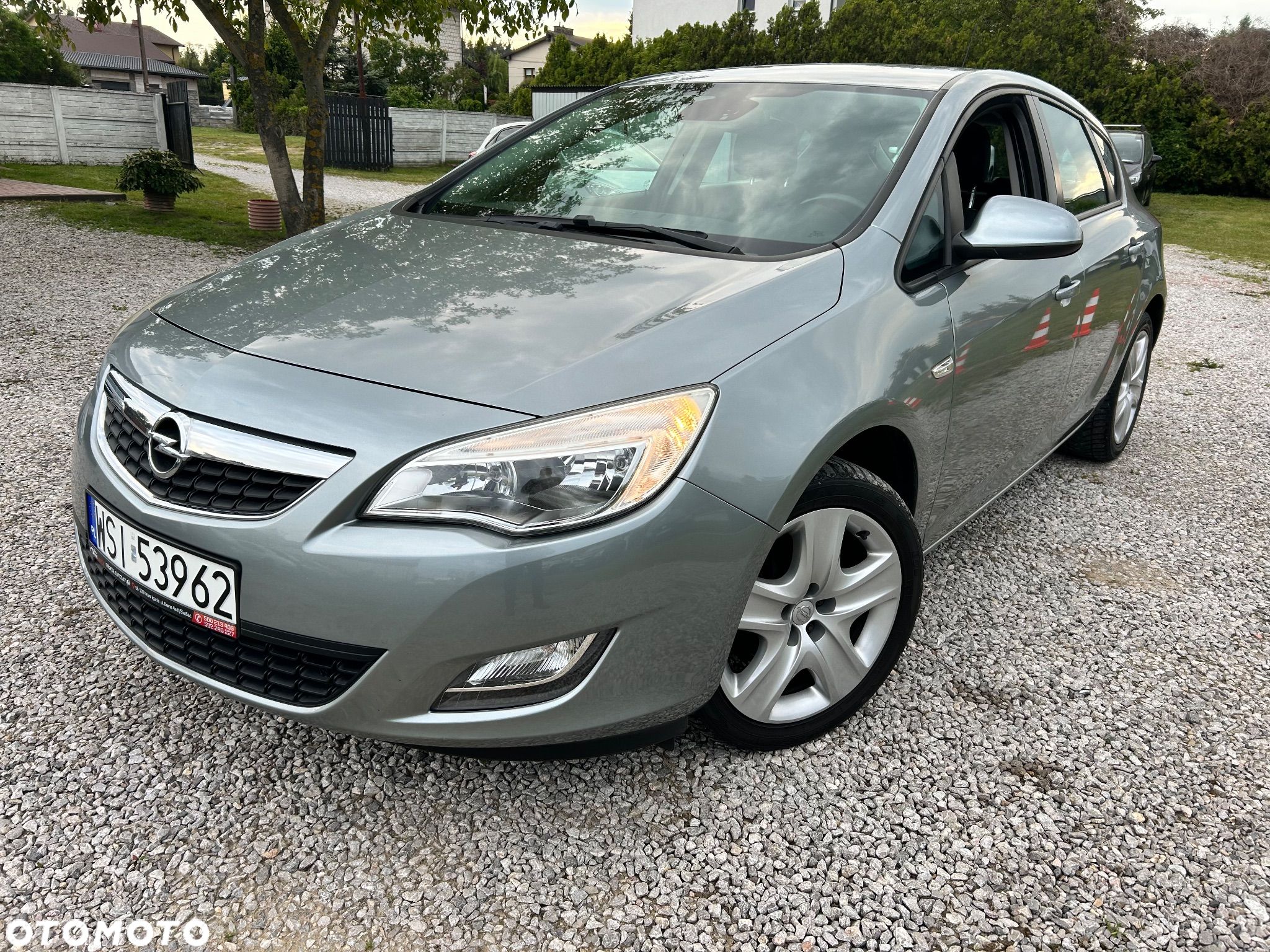 Opel Astra IV 1.4 Cosmo - 1