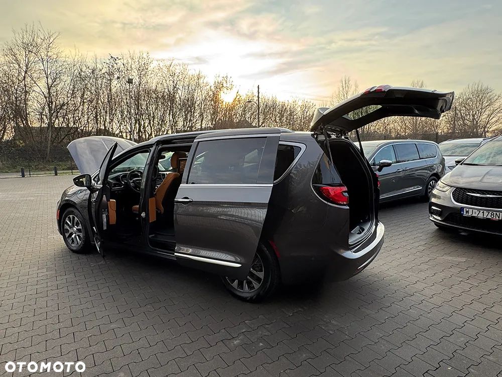 Chrysler Pacifica - 20