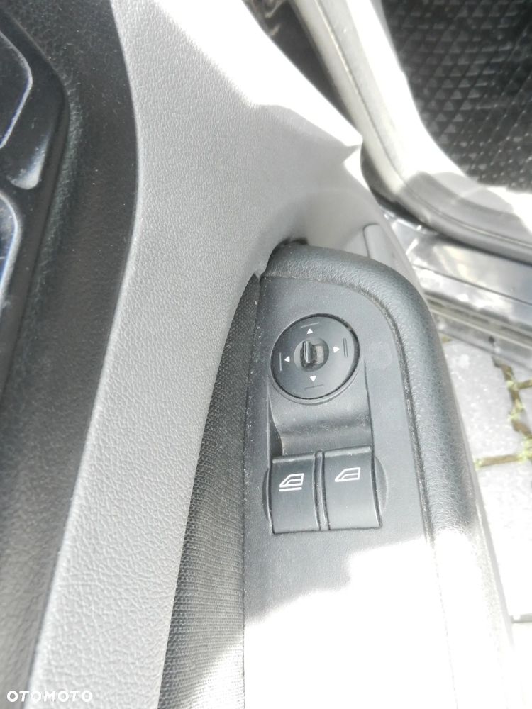Ford Focus - 8