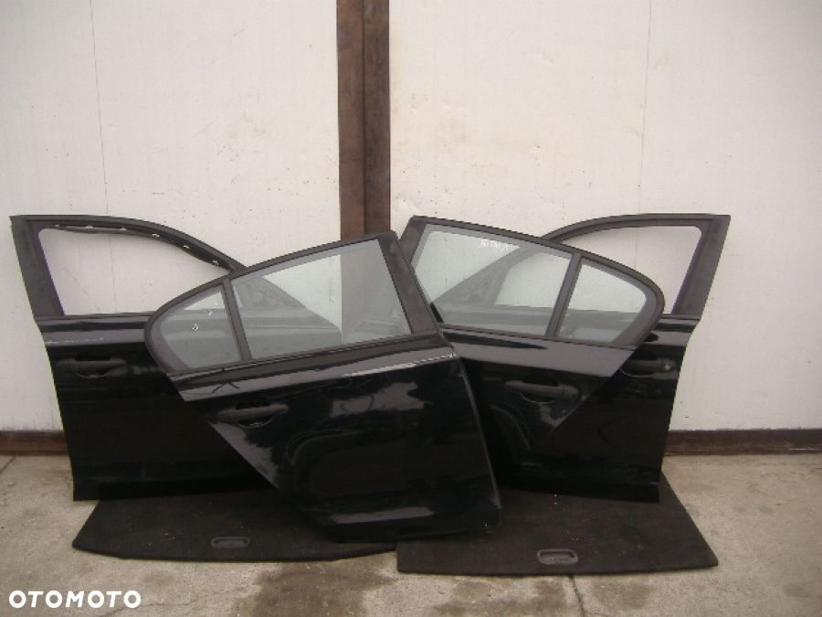 BMW 1 E87 DRZWI prawe przód przednie schwarz II - 3